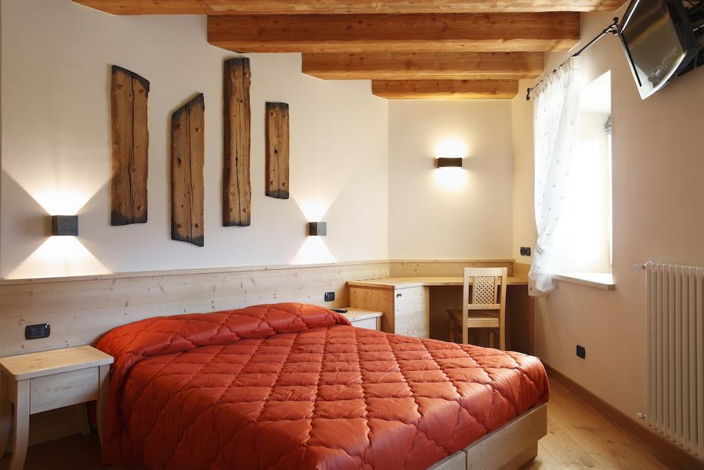 Agritur La Polentera Pensionat Storo Rum bild